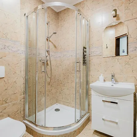 아파트 Pionow Rodzinne Urocza 10 *