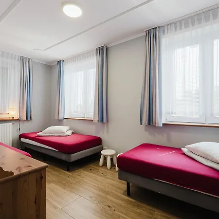 Pionow Rodzinne Urocza 10 Apartman *