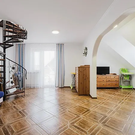 Pionow Rodzinne Urocza 10 *