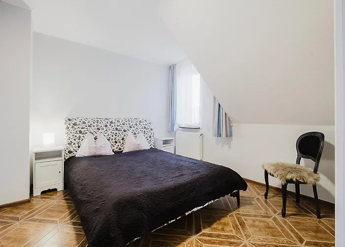Pionow Rodzinne Urocza 10 *